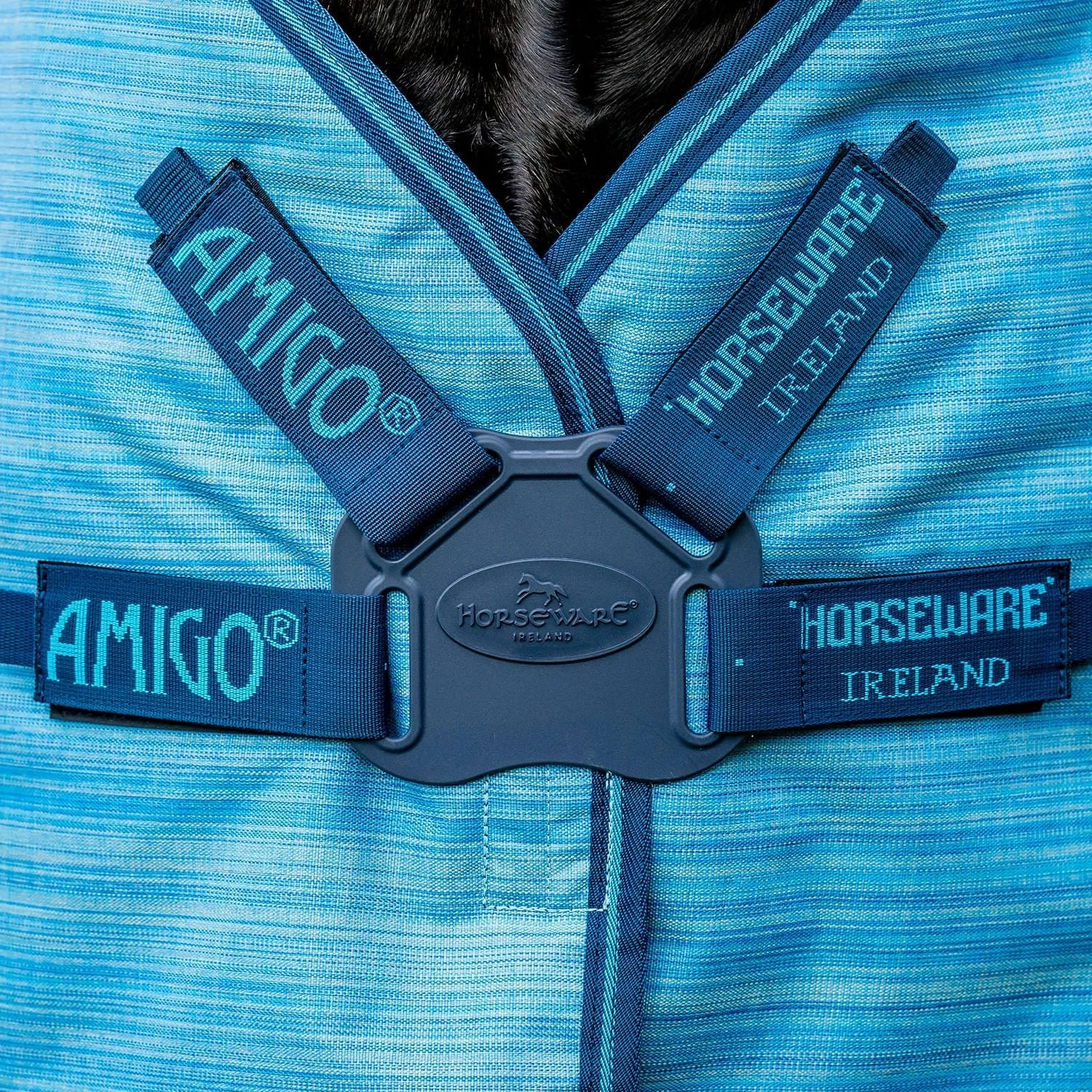 Amigo Hero 900 Revive Plus Medium Weight Horse Turnout Blanket