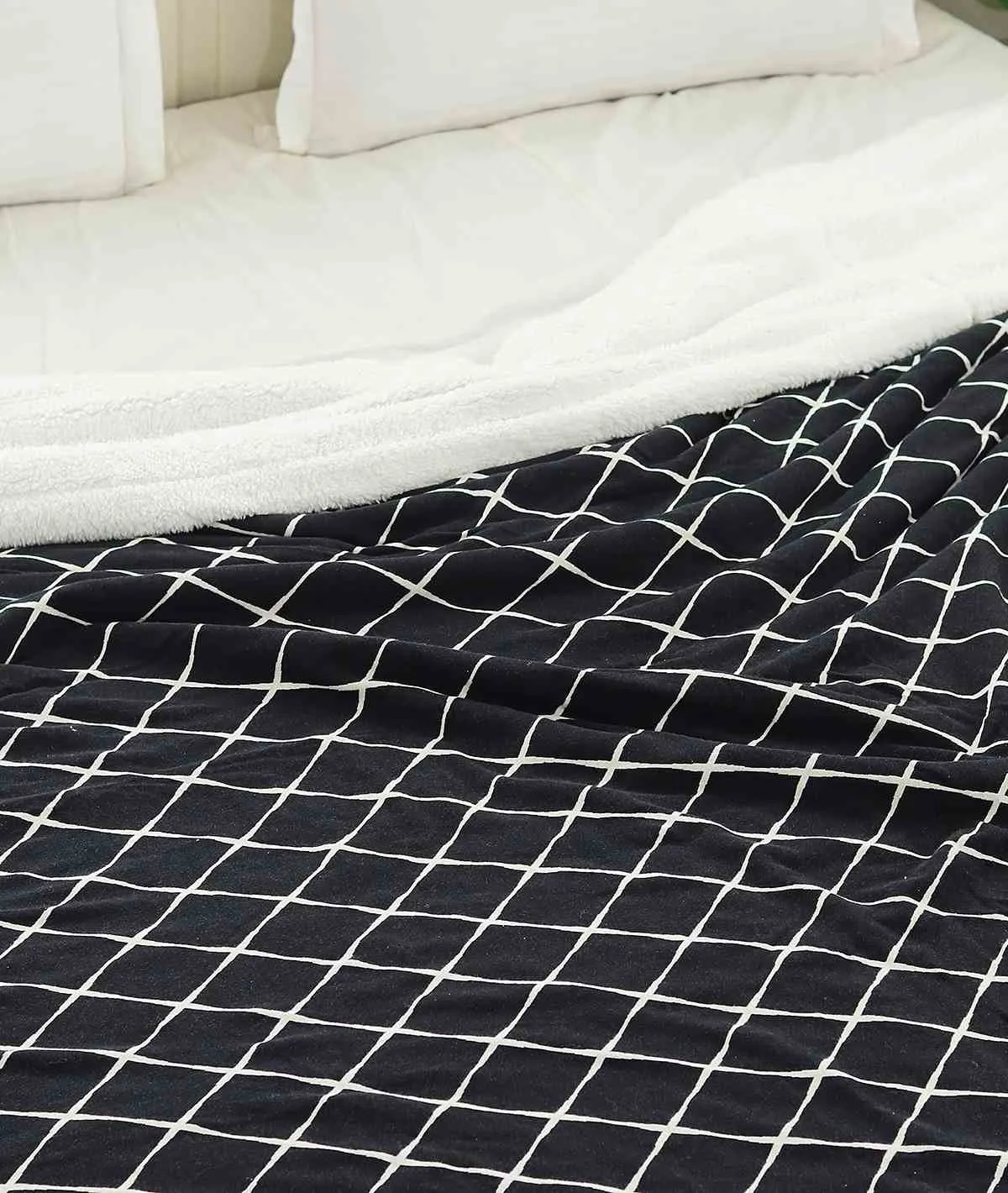 Geo Black & Ivory Cotton Knitted Double Bed Blanket layered with Warm Sherpa Fabric